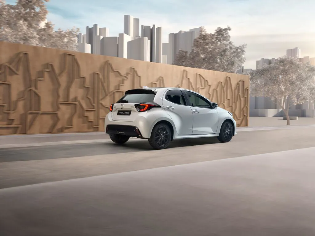 Medium 2024 Mazda2 Hybrid Sideshot 06