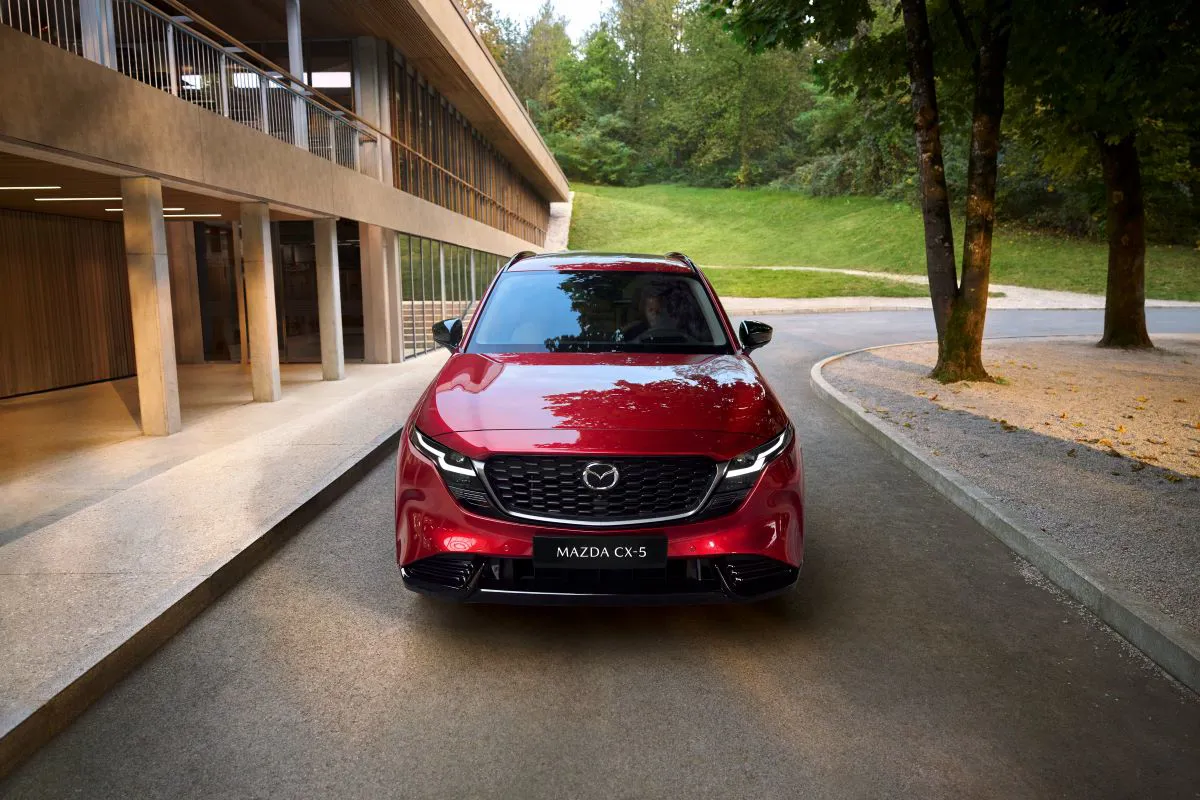 2025 Mazdacx5 Launch Sideshot02 Nameplate 1200X800