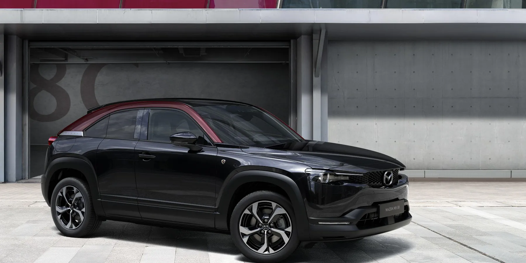 Mx 30 R Edition Hero