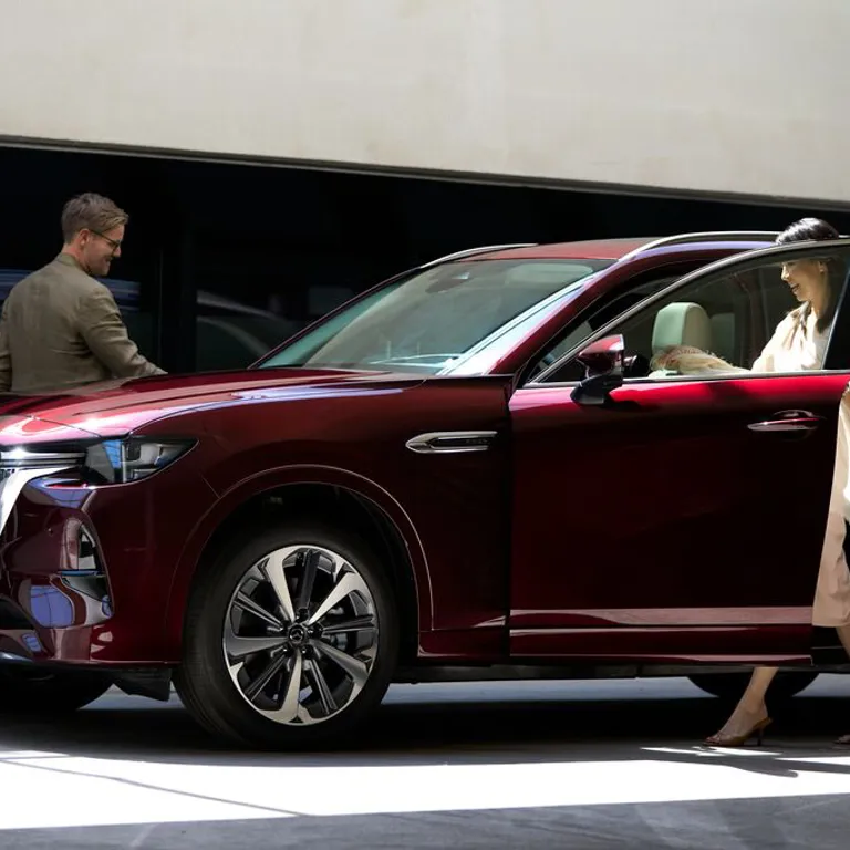 Medium 2023 Cx 80 Ger Lhd C051 Ext Fq Artisanred Int Premiummodern Whitenappaleather High Phev Withtalents Until Mar6th2027 V2 (1)